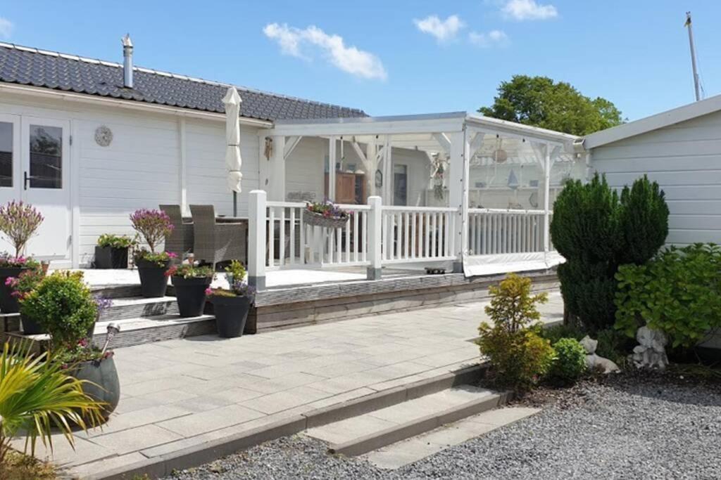 Prachtig Scandinavisch Chalet Makkum Kültér fotó